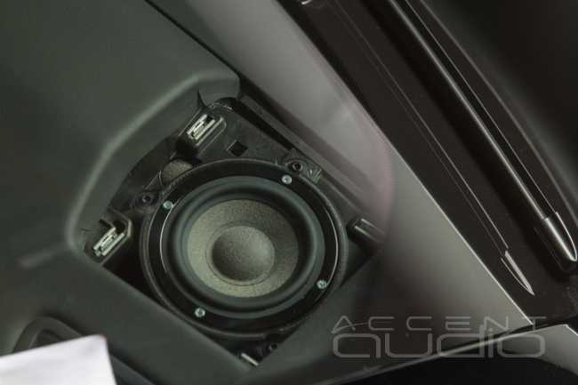 Не бюджетное решение: замена Meridian на аудиосистему в новом Range Rover