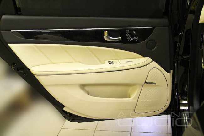 Роскошь звука для задних пассажиров Hyundai Genesis