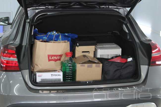 Mercedes-Benz GLA новый звук в правильном кузове и slim версии компонентов