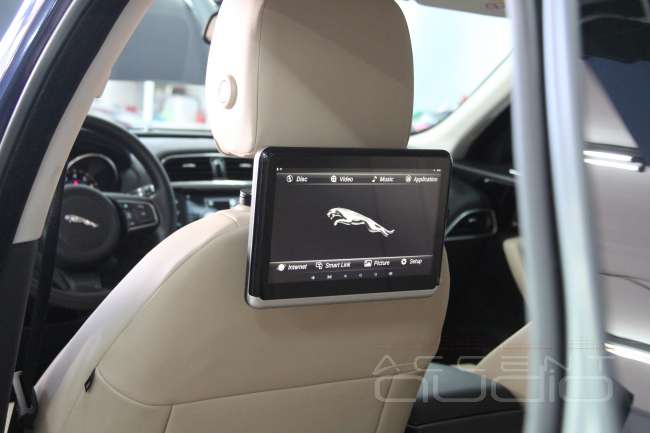 Видео Установка передней камеры со встроенным омывателем на новый Jaguar F-Pace