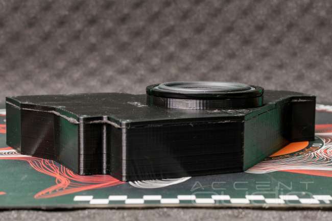 Комплект из двух подиумов для установки среднечастотных излучателей в LR Velar 20XX-20XX.