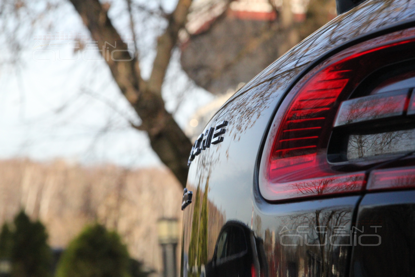 Porsche Macan - Bose + Focal = House Music!