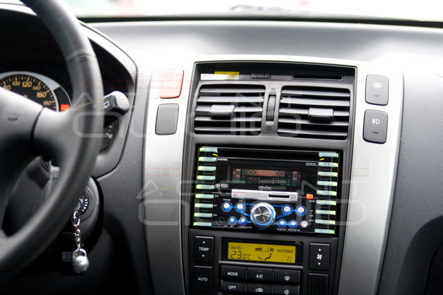 2-DIN магнитола в Hyundai Tucson