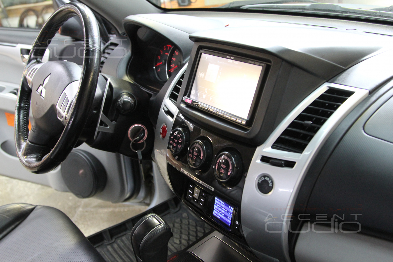 Мультимедиа для Mitsubishi Pajero Sport 2013: новое по-старому