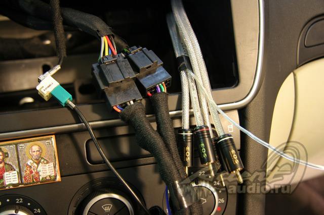 Saab 9.3: Проверяйте наличие музыки не отходя от кассы