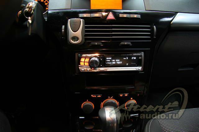 Скромное обаяние Opel Astra: Alpine 9855 PolkAudio MM6 Eton EC 500.4