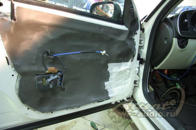 Saab 9.3: Проверяйте наличие музыки не отходя от кассы