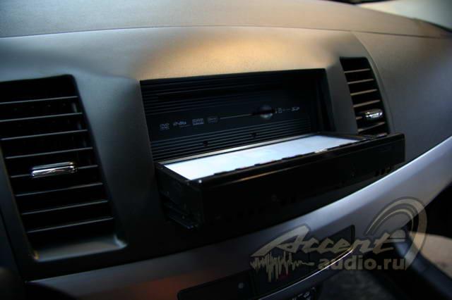 Установка AV центра в Mitsubishi Lancer X