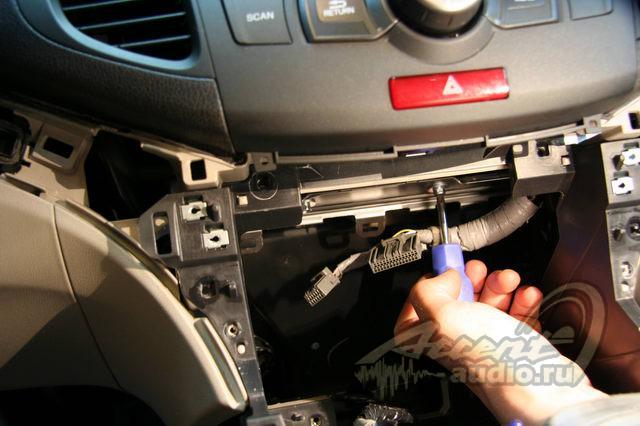 ПОДРОБНО: процесс снятия штатной магнитолы Honda Accord NEW