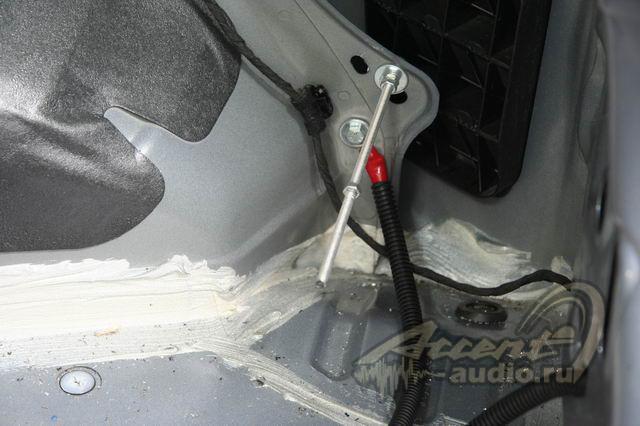 Аудиоинсталляция в Kia Ceed. Мультимедиа на JVC KW-AVX 900.