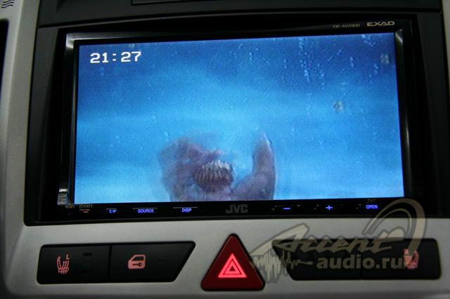 Аудиоинсталляция в Kia Ceed. Мультимедиа на JVC KW-AVX 900.