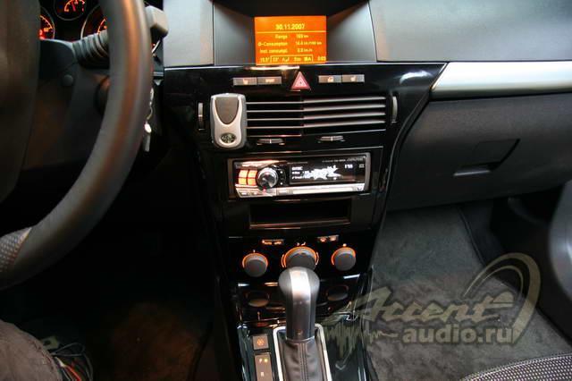 Скромное обаяние Opel Astra: Alpine 9855 PolkAudio MM6 Eton EC 500.4