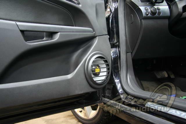 Скромное обаяние Opel Astra: Alpine 9855 PolkAudio MM6 Eton EC 500.4