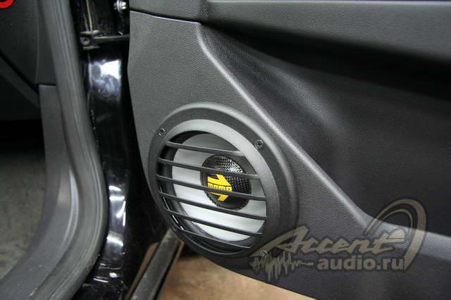 Скромное обаяние Opel Astra: Alpine 9855 PolkAudio MM6 Eton EC 500.4