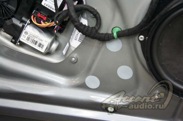 Установка 3-х компонентной акустики ETON в Volkswagen Golf V